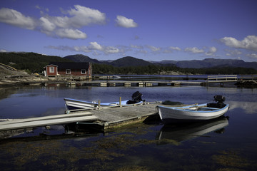 Beautifull Norway, bay  with boats and pier