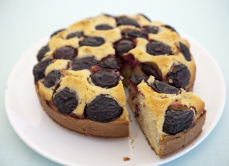 contry plum cake