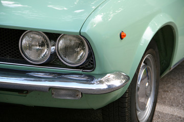 fanale di auto d'epoca