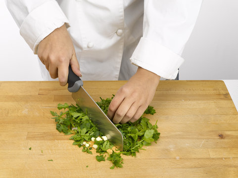 hacher du persil plat
