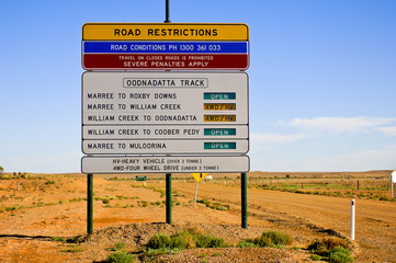Straßenschild am Oodnadatta Track