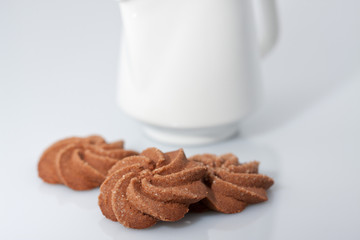biscotti al cioccolato con lattiera