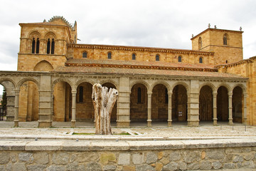 Fototapeta na wymiar Kościół San Vicente, Ávila