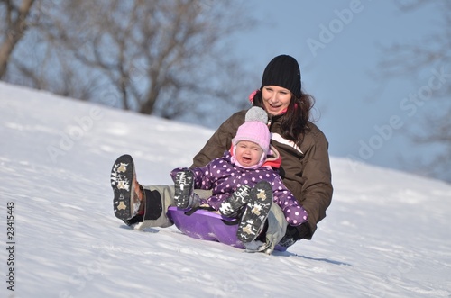 Bebe Et Traineau Wall Mural Wallpaper Murals Wallsheaven Muro