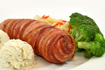 Beef steak wrapped around bacon - Punjena vesalica