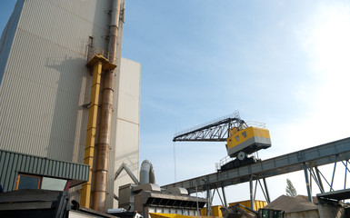 Obraz premium excavator loading sand