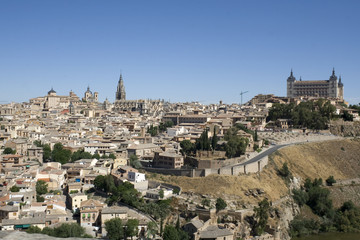 Fototapeta na wymiar Panoramic view of historic city of Toledo