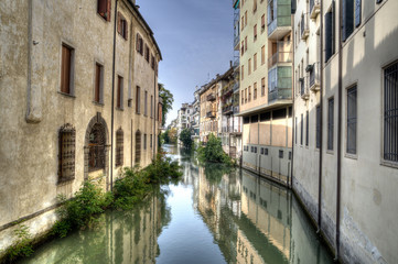 Fototapeta na wymiar Canal in padova, Italy.