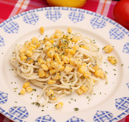 Nudelsalat mit Mais