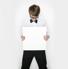 Mann mit Schild