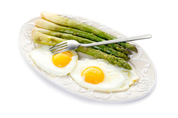 asparagus with eggs-asparagi con uova
