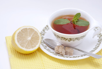 Чай с лимоном и мятой.
