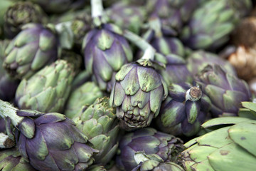Fototapeta premium fresh artichokes