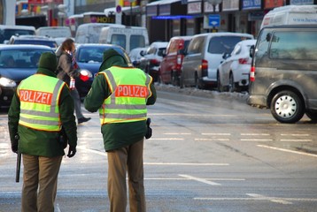 Polizei regelt Straßenverkehr
