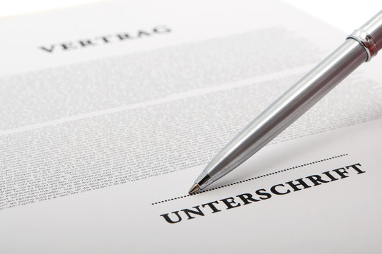 Vertrag unterschreiben