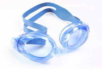 Swimming goggles