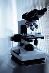 Microscope