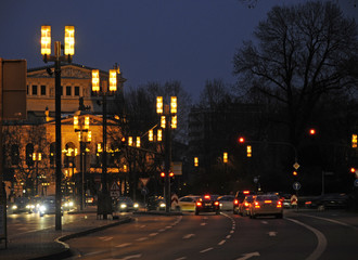 Fototapeta na wymiar Ulica we Frankfurcie w nocy