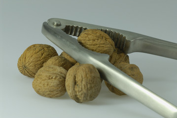 Walnüsse mit Nußknacker