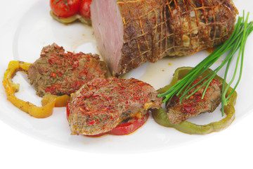 meat served with tomatoes
