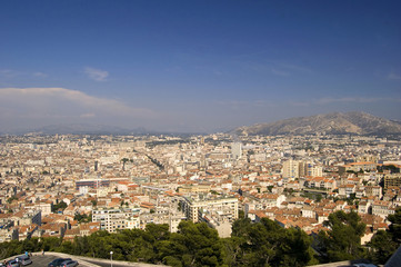 Fototapeta premium Widok z Notre-Dame de la Garde na Marsylię