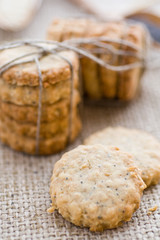 Poppy and sesame seed oat cookies