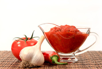 Tomato sauce and vegetables