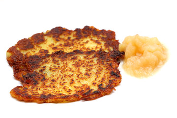 Kartoffelpuffer mit Apfelmus