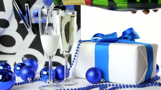 Champagne Nouvel an et horloge