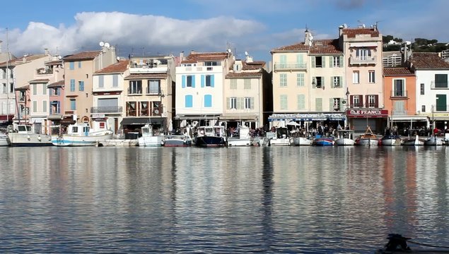 Quai du port de p&ecirc;che de Cassis