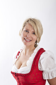 Frau im Dirndl #3