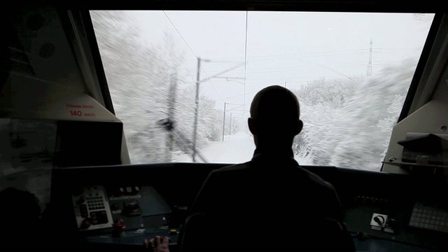 train sous la neige 1