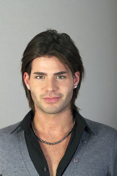 modello uomo capelli e acconciatura