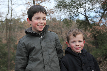 Promenade en forêt : 2 frères
