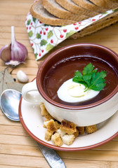 Куриный бульон с гренками