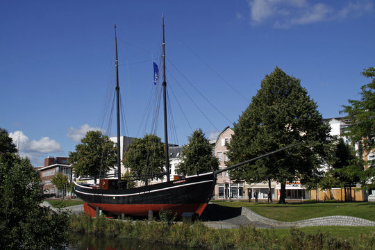 Der Gaffelschoner Hermine in Cuxhaven