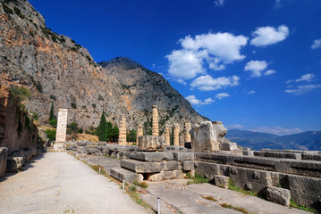 Fototapeta na wymiar Świątynia Apollo, Delphi starożytnego, Grecja