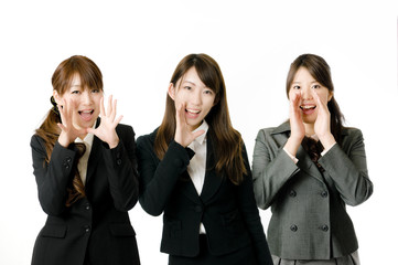 叫ぶ女性社員達
