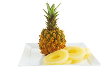 Fototapeta na wymiar pineapple and slices