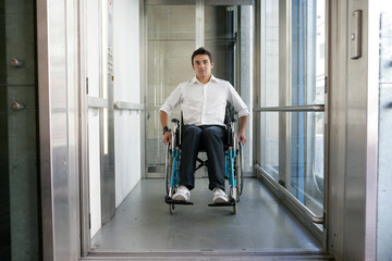 Handicap ascenseur © AGDER