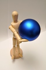 Mannequin bois : boule de noël
