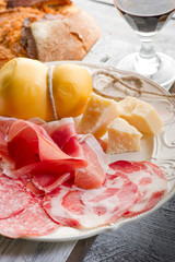 variety of italian salami and cheese - varieta di saliumi e form