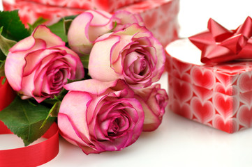 pink roses and gift box