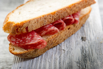 sandwich with salami  -pane salame