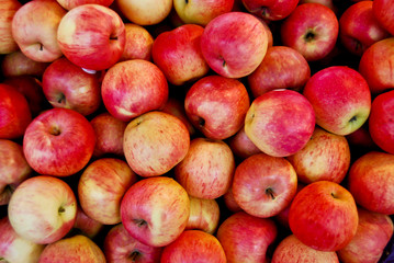 fresh apple in market