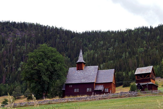 Stabkirche - Lomen Stavkirke