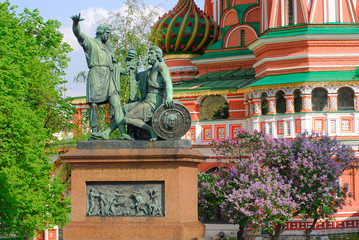 Fototapeta na wymiar Pomnik Minina i Pozharsky na Placu Czerwonym