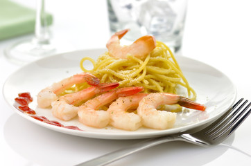 Spaghetti with shrimps