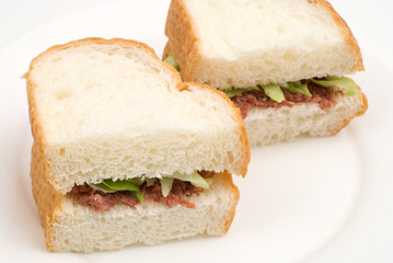 コンビーフサンド