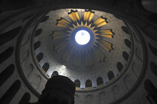 Rotunda of the church Holy Seplche